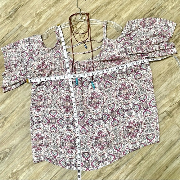 Torrid Lavender Print Cold Shoulder Challis Top Blouse w shabby chic Gypsy vibe - Picture 14 of 14